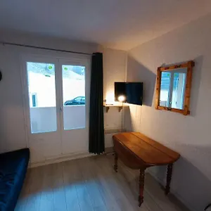 https://studio-de-17m2-de-4-couchage-vue-sur-montagne.fr-provencehotel.com