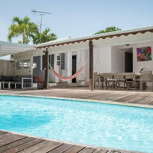 https://villa-cosy-grande-capacite-avec-piscine.comcaribbean.com